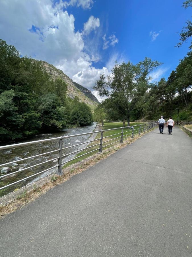 Apartamento Con Encanto El Pont de Suert Kültér fotó