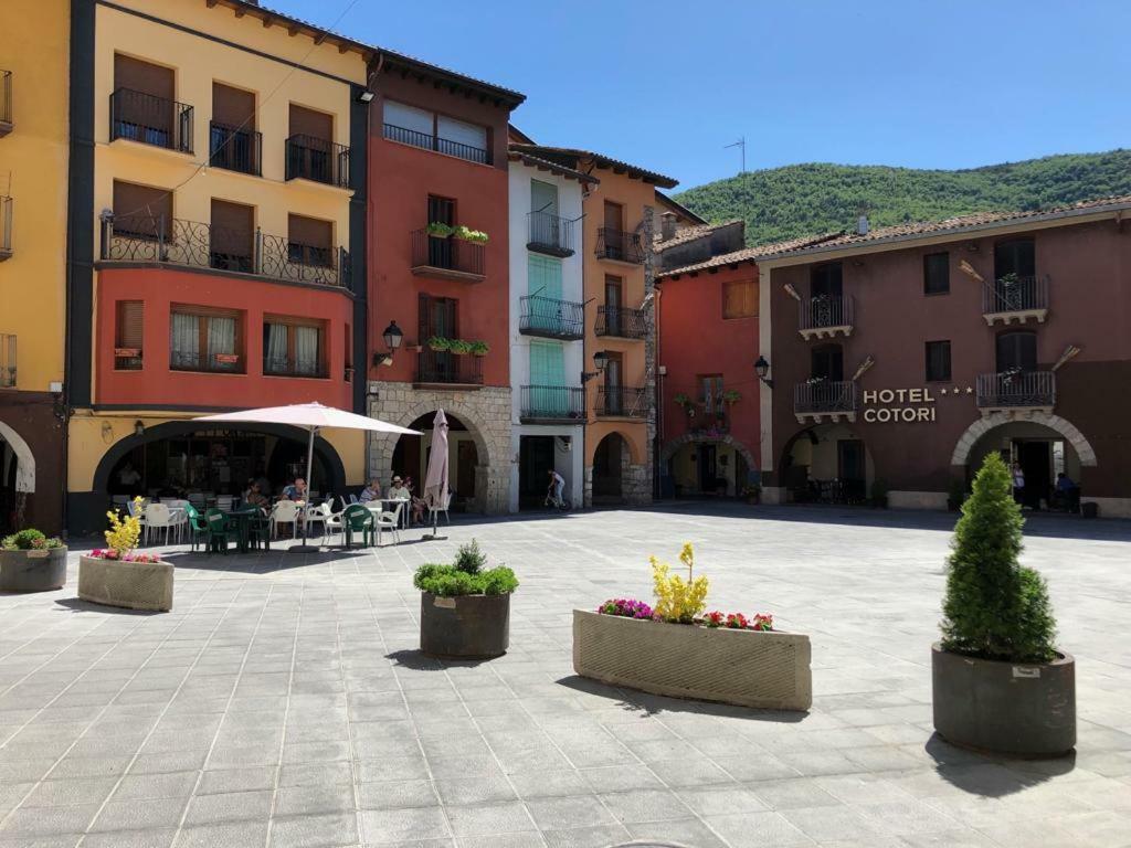 Apartamento Con Encanto El Pont de Suert Kültér fotó